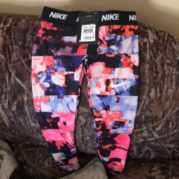 Nike - Picture 1 of 1